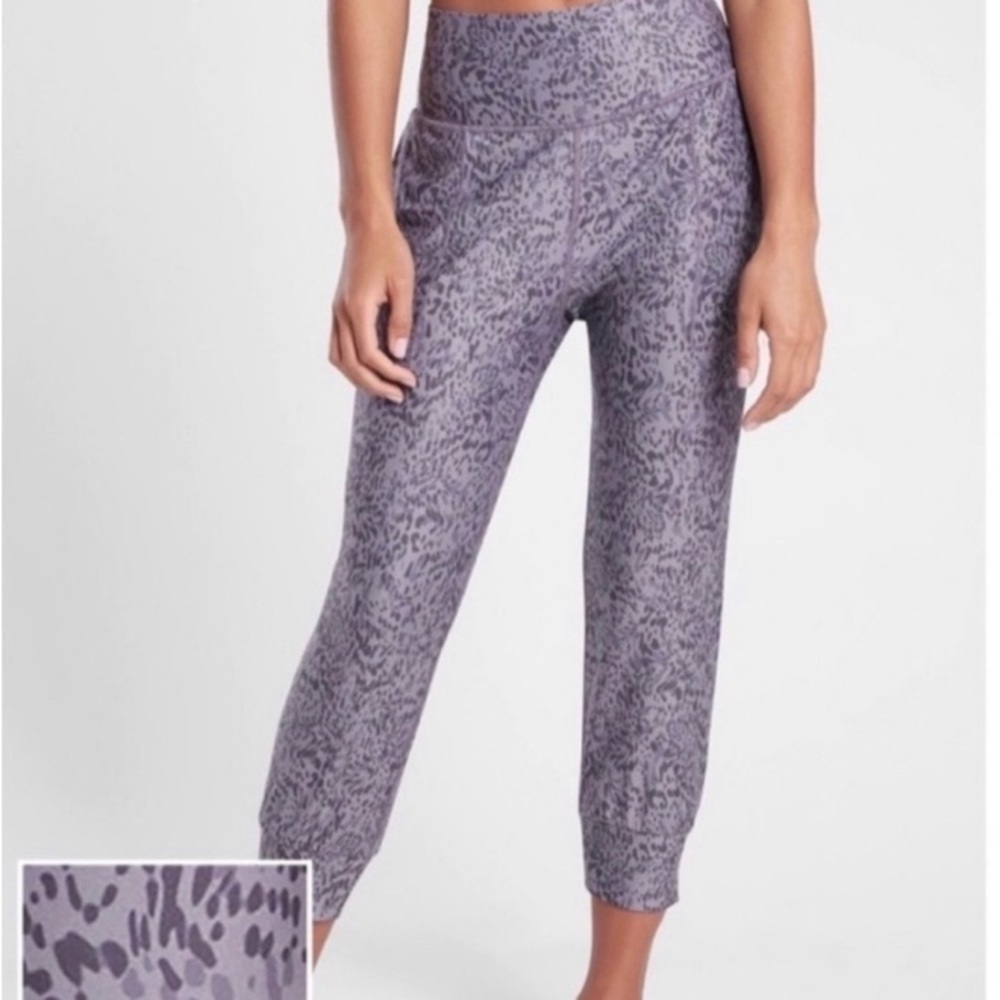 Athleta Salutation Printed Crop Jogger Pants Purple Animal Cheetah size Small